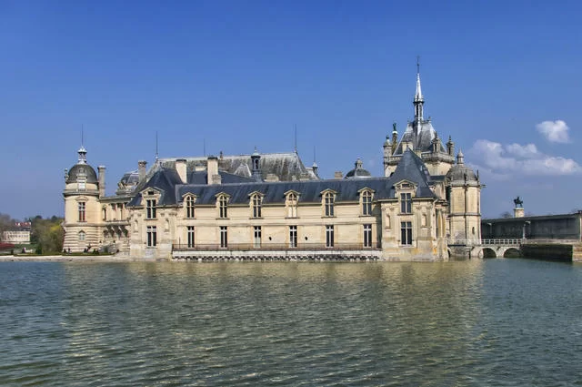 Pascal Bernardon / Unsplash Шантийи