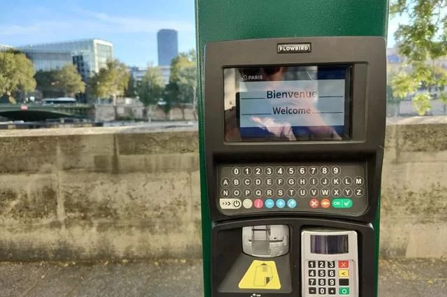 Евгений Тарасов / Paris10.ru Паркомат в Париже