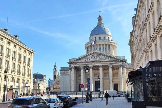 Евгений Тарасов / Paris10.ru Пантеон