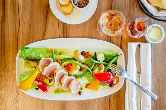 NwongPR / Flickr / CC-BY-ND 2.0 Салат нисуаз