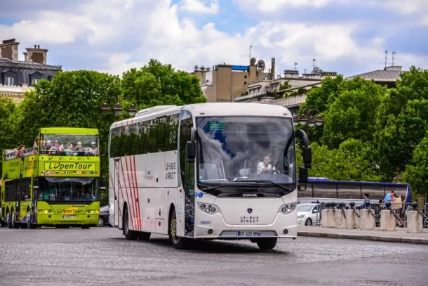 Автобус в Париже