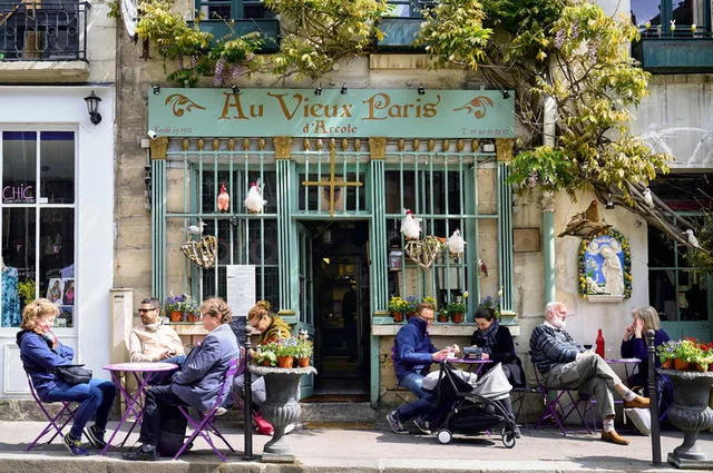Pedro Szekely / Flickr / CC-BY-SA 2.0 Au Vieux Paris d'Arcole