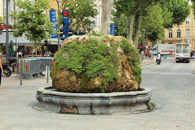 François GOGLINS / Wikimedia Commons / CC-BY-SA 4.0 Фонтан "Мох"
