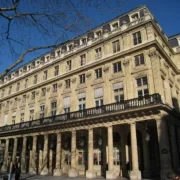 800px-Comédie-Française_-_west_facade Театр Комеди Франсез
