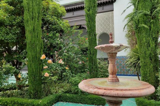 Евгений Тарасов / Paris10.ru Фонтан