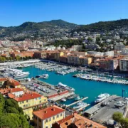 1280px-Hafen_von_Nizza Порт Ниццы