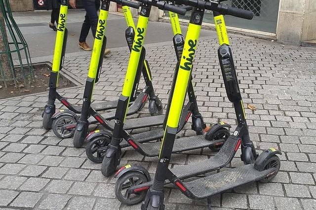 Sebleouf / CC-BY-SA-4.0 Самокаты Hive