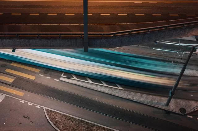 Claudio Schwarz / Unsplash Автострада