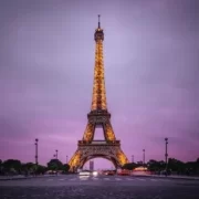 denys-nevozhai-UzagqG756OU-unsplash Эйфелева башня