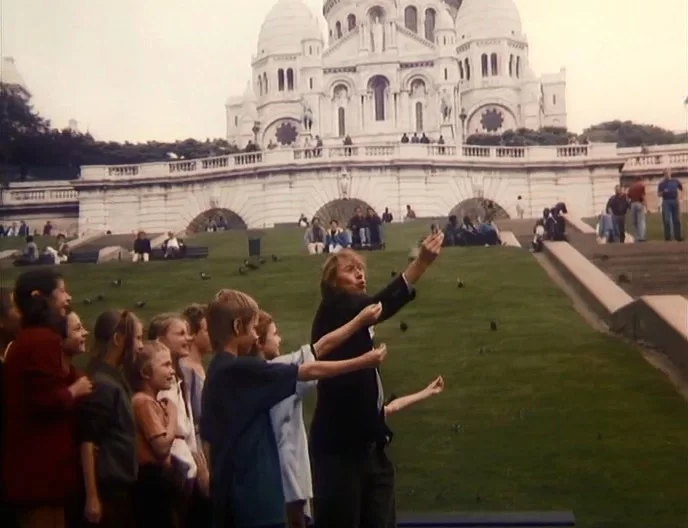 Окно в Париж