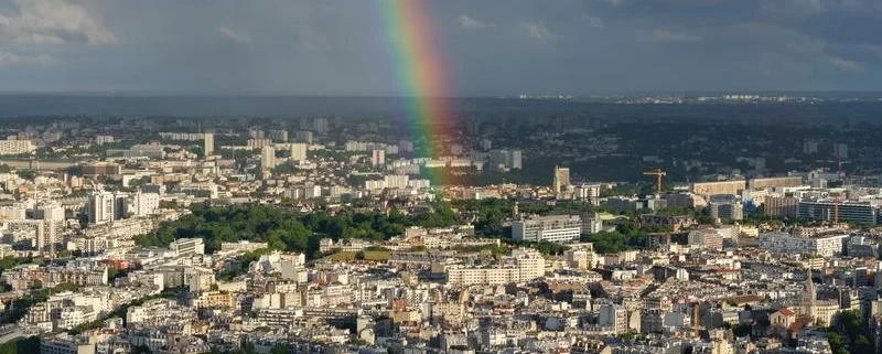 Радуга над Парижем