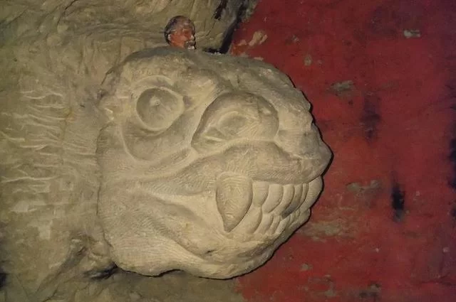 Vznoupzvr11 / Wikimedia Commons / CC-BY-SA 4.0 Резные фигуры