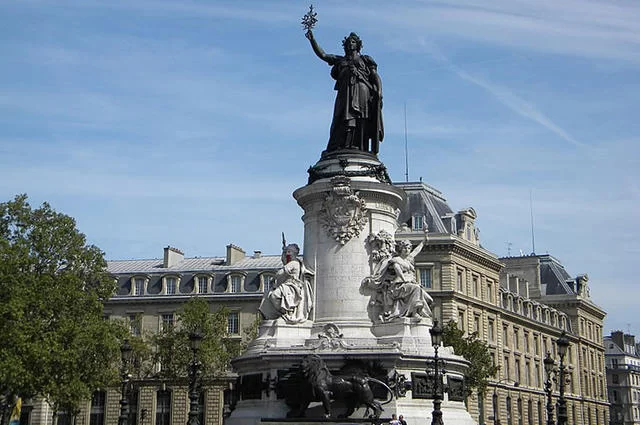 Britchi Mirela / Wikimedia Commons / CC BY-SA 3.0 Площадь Республики