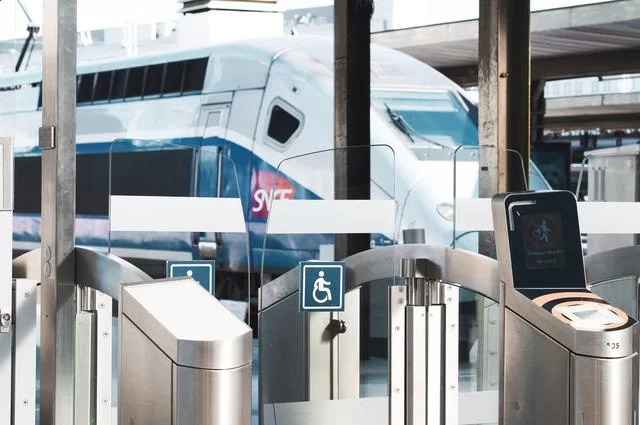 Vlad B / Unsplash Поезд в Монпелье