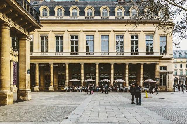 Alice Mindru / Unsplash Площадь Колетт