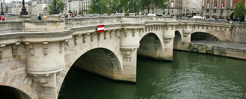 Новый мост в Париже