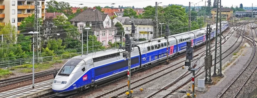 Скоростной двухэтажный поезд