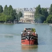 1024px-Bassin_de_la_Villette_1 Ля Виллет