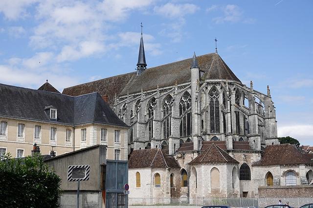 PsamatheM / Wikimedia / CC BY-SA 4.0 Церковь Сен-Пьер