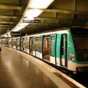 1024px-MF01NationLTR Метро в Париже