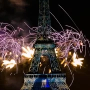 Фейерверк 14 июля в Париже