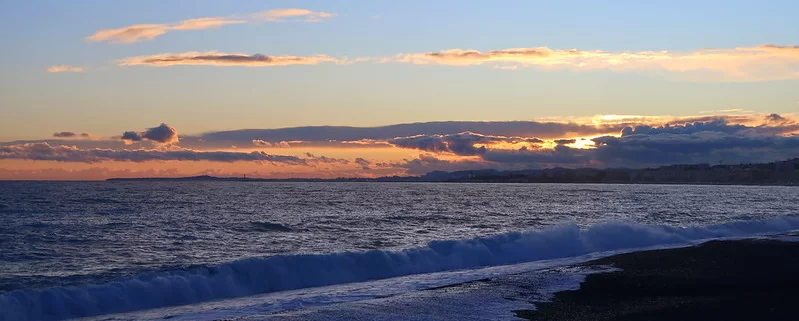 Закат над морем