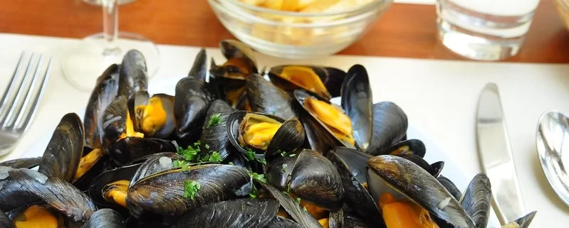 Мидии с картофелем фри