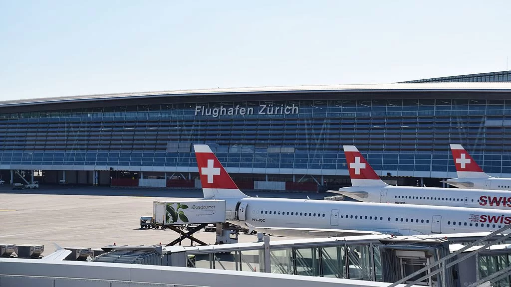 Flughafen_Zürich_-_Zurich_Airport_(ZRH-LSZH)_(20623744663) Аэропорт Цюриха
