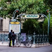 casal-974887_1280 Вход в метро в Париже