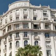 james-lansbury-nz9uON7WWsI-unsplash Отель Мирамар в Каннах