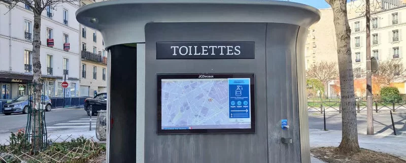 Общественный туалет в Париже