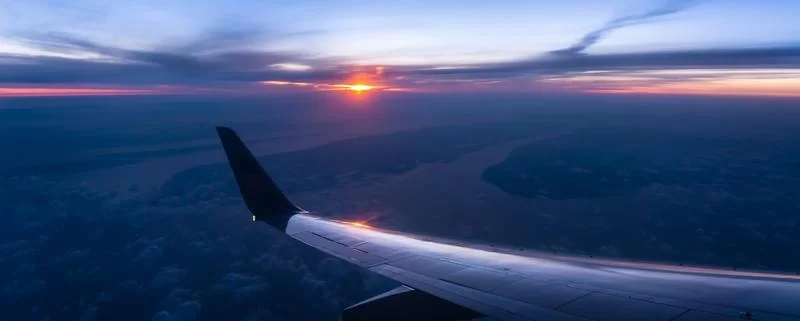 stephen-zhang-dwUDK3ljn7M-unsplash Ночной рейс