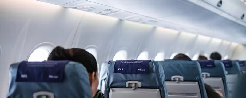 Самолет в Париж