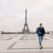 fran-boloni-jSKjkV4Oc5Q-unsplash Карантин в Париже закончится