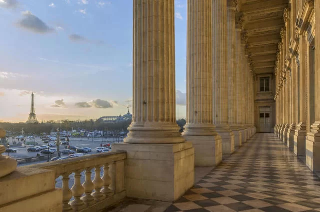 (C) Jean Pierre Delagarde - Centre des monuments nationaux Дворец Морского министерства: Балкон дворца
