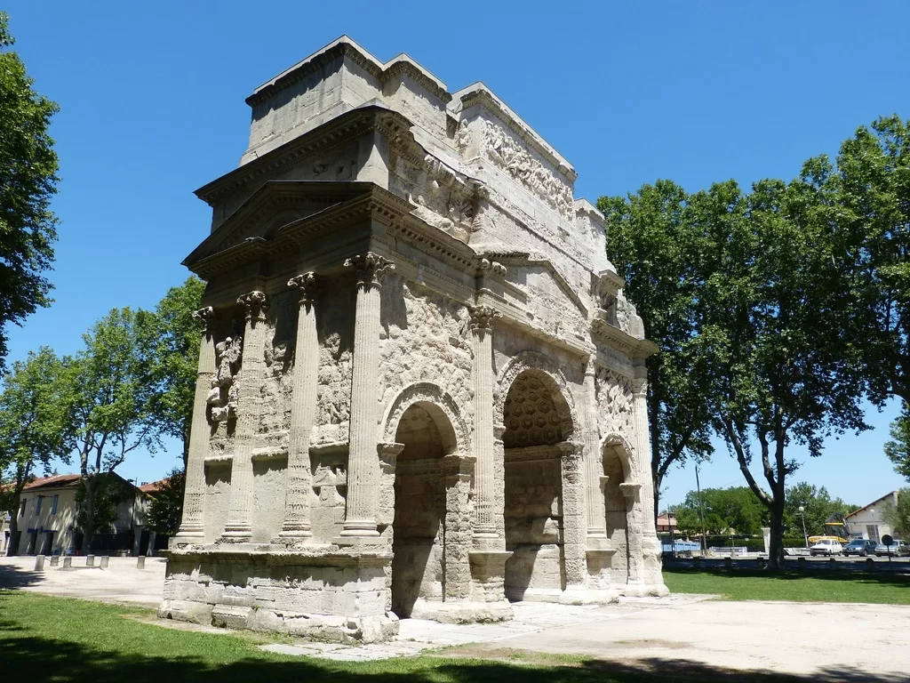 architecture-antique-building-monument-france-arch-800957-pxhere Триумфальная арка в Оранже