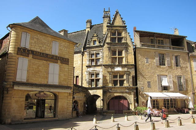 Craig Wyzik / Flickr / CC-BY 2.0 Сарла-ла-Канеда