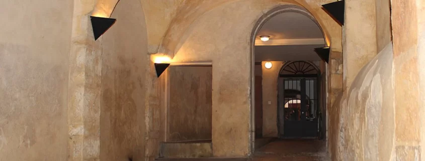 1200px-Longue_traboule_Lyon_6_0 Длинная трабуль