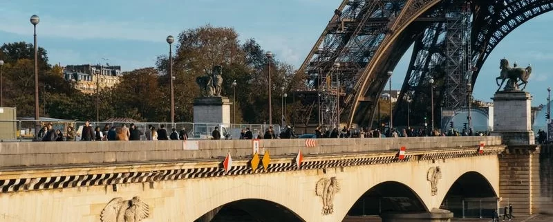 Мост Иена перед Эйфелевой башней