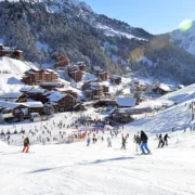 Méribel-Mottaret_from_the_piste_Martre Мерибель
