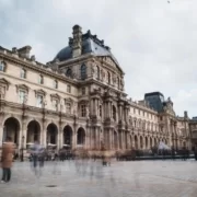 jonathan-mabey-oEzLw-PCYE0-unsplash Музей Лувр в Париже