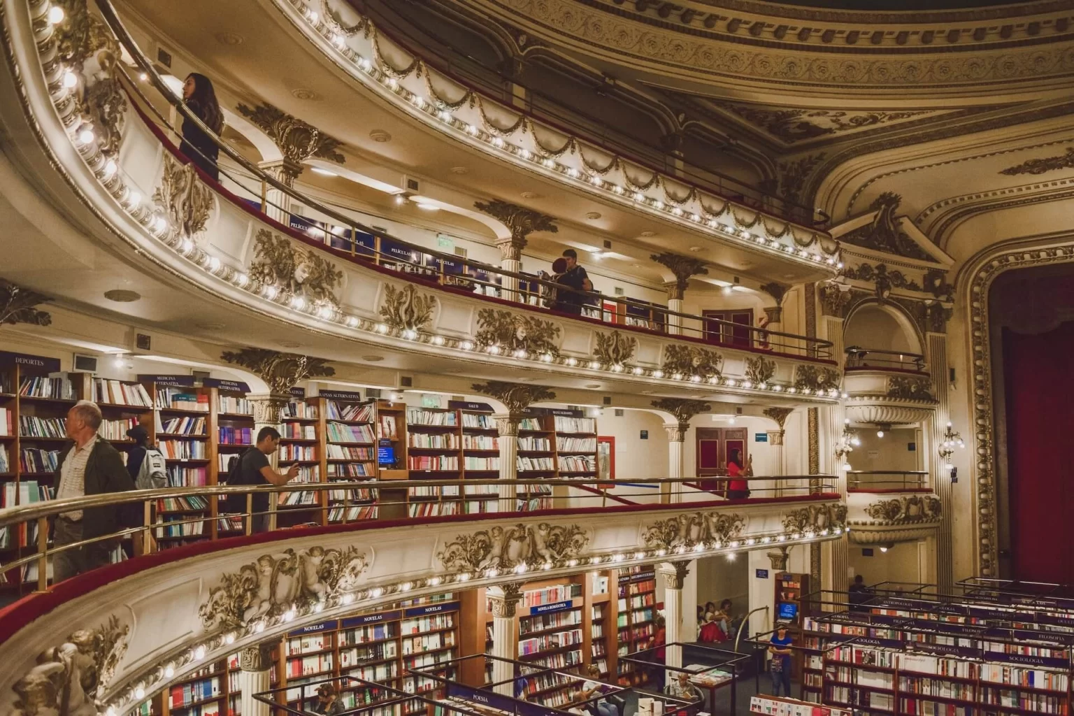 Книжный магазин в Буэнос-Айресе