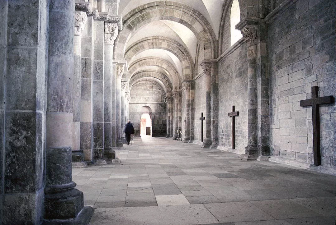 Аббатство Везле