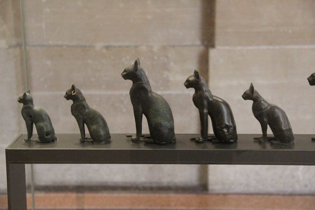 Бронзовые кошки Древнего Египта