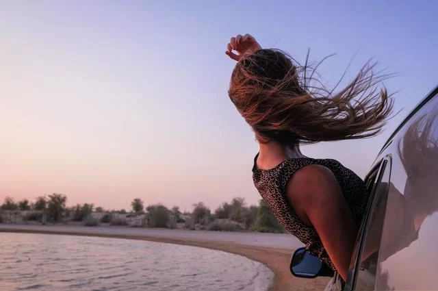 Девушка у моря Девушка у моря